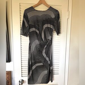 Graphic print bodycon dress from Banana Republic! Black/white print, small.